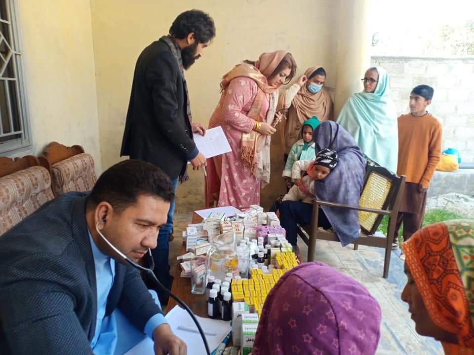 Descriptive alt text